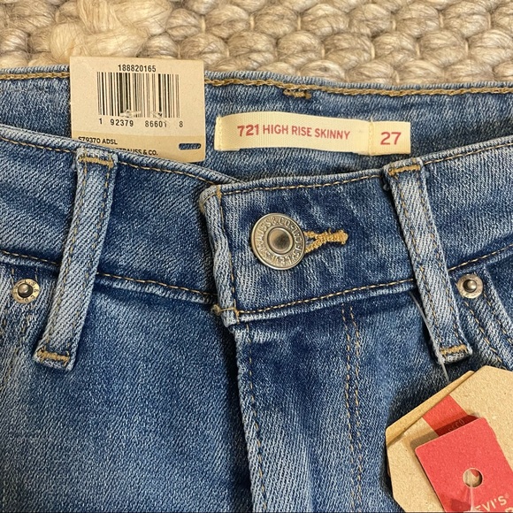 NWT! LEVI STRAUSS 721 High Rise Ripped Raw Hem Skinny Jeans - Size 27 - Picture 5 of 16
